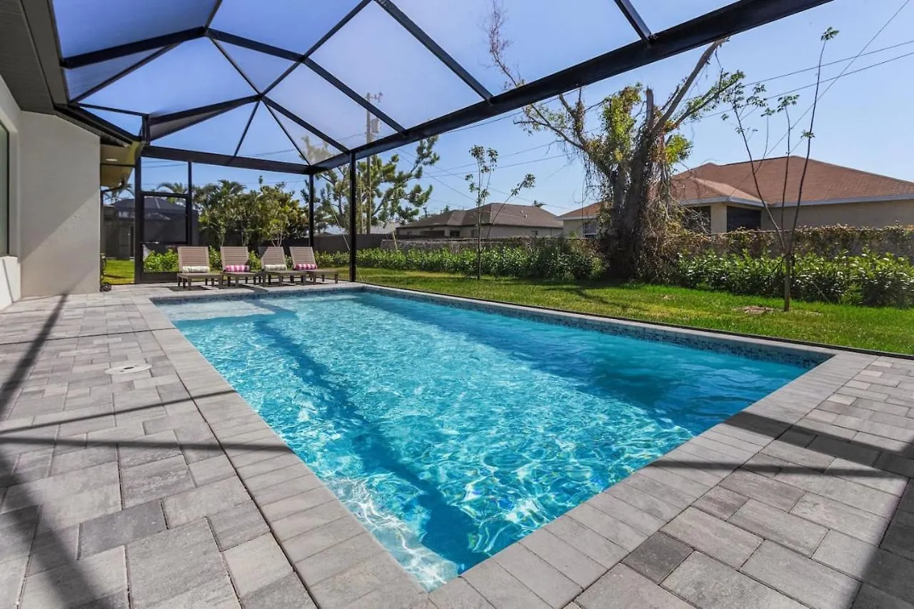 Tranquil Escape Modern Pool Cape Coral