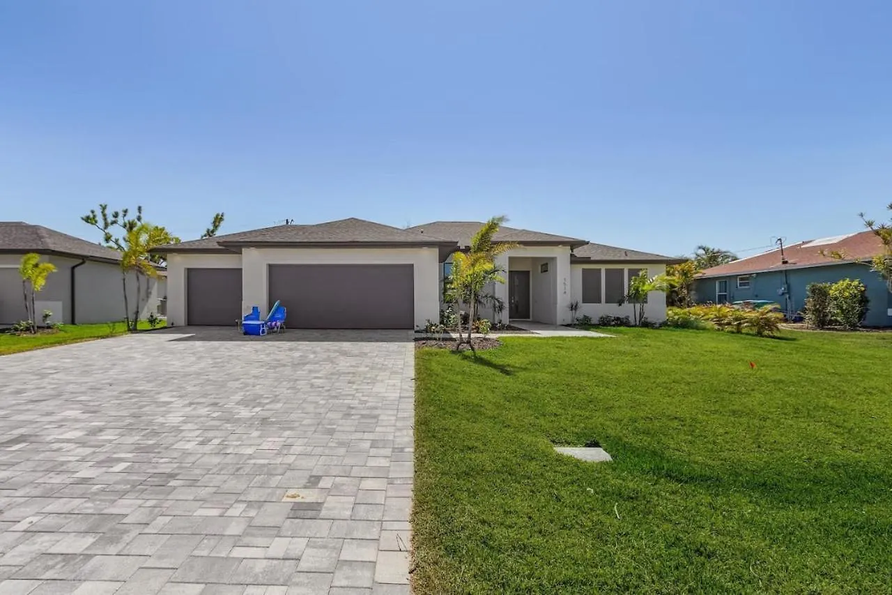 Tranquil Escape Modern Pool * Cape Coral