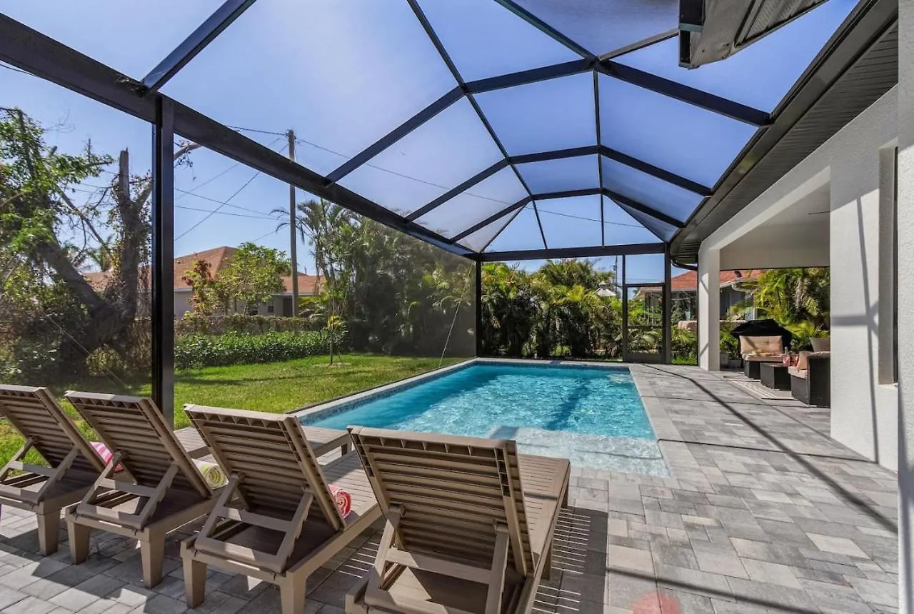 Holiday home Tranquil Escape Modern Pool