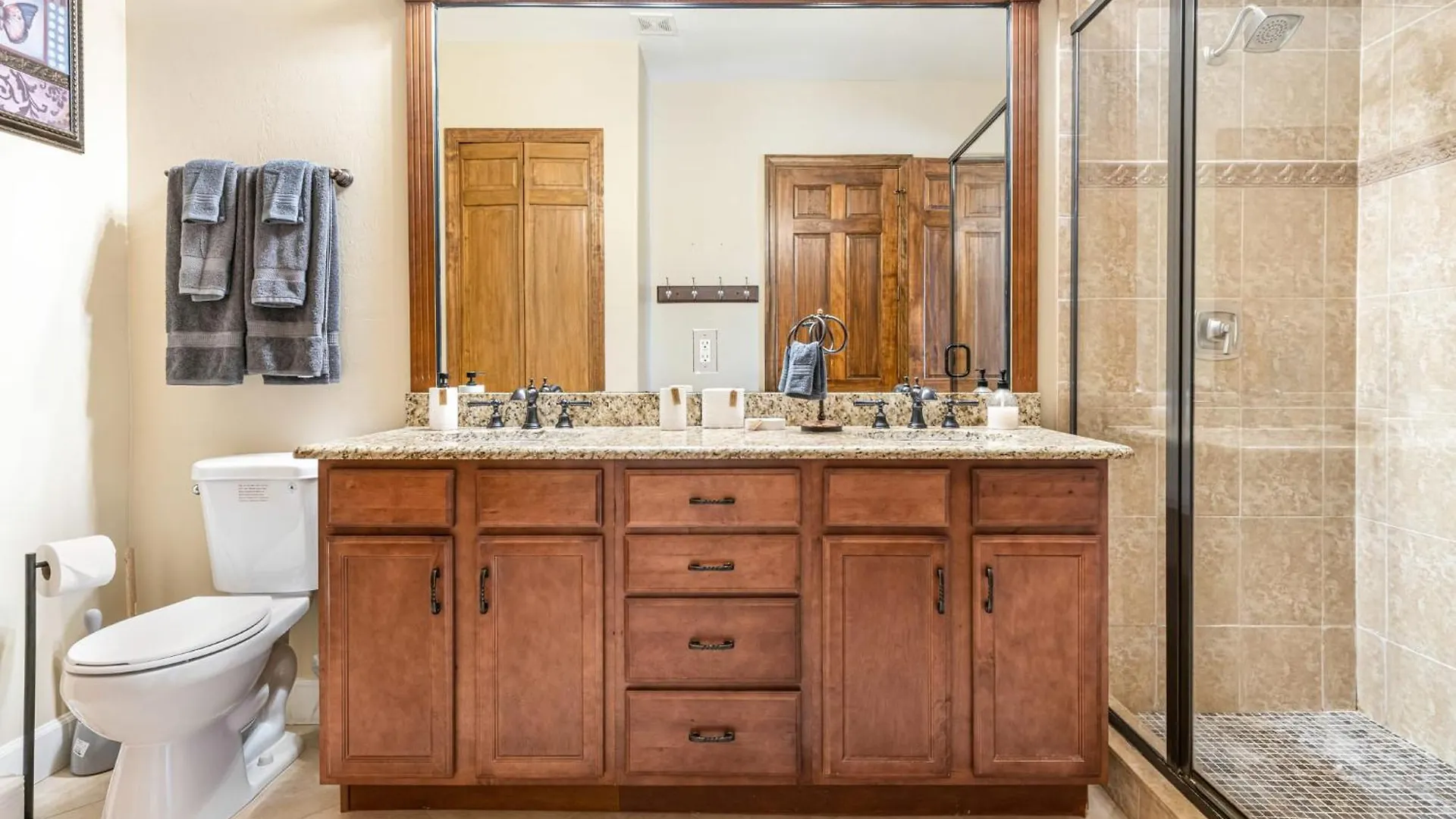 Holiday home Miramar Mansion - Spacious 5bd 5ba W Pool & Canal