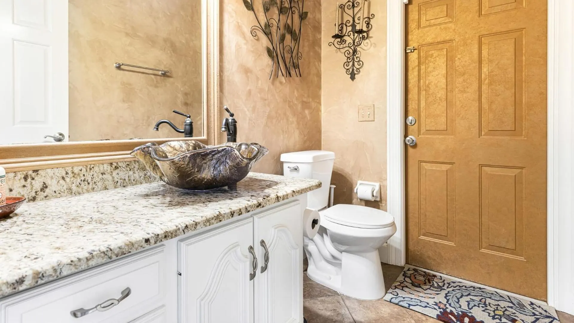 Miramar Mansion - Spacious 5bd 5ba W Pool & Canal * Cape Coral