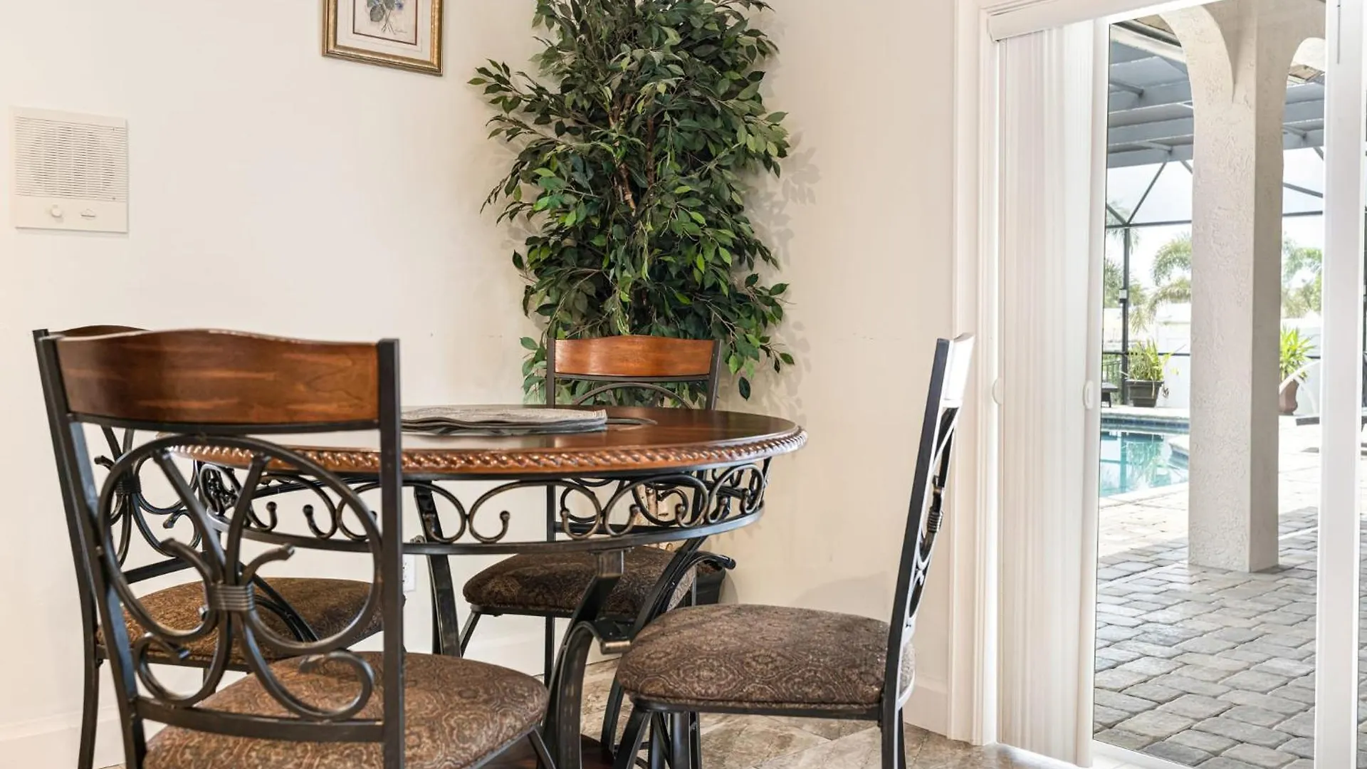 Holiday home Miramar Mansion - Spacious 5bd 5ba W Pool & Canal