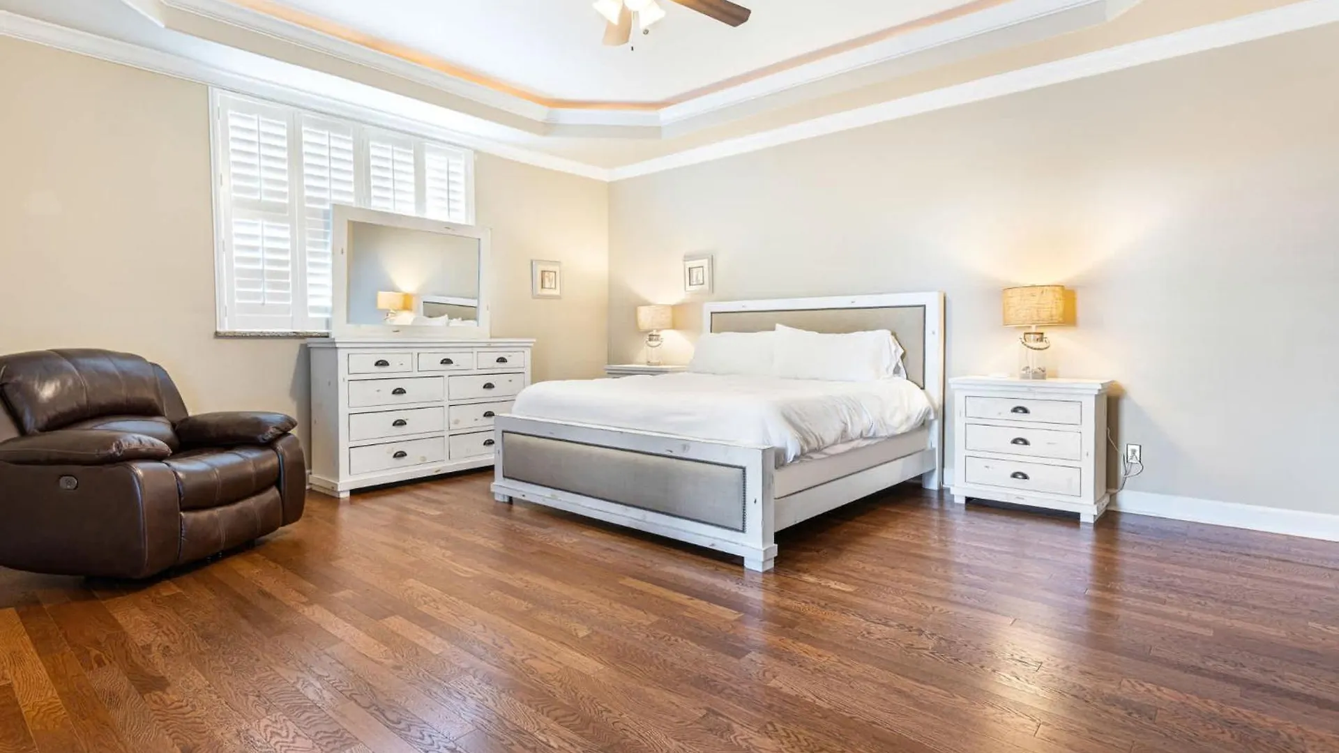 Holiday home Miramar Mansion - Spacious 5bd 5ba W Pool & Canal Cape Coral