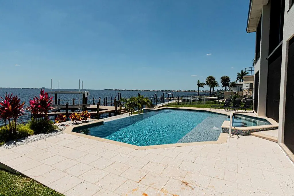 Holiday home Breathtaking 6bd Riverfront Mansion W Pool Cape Coral