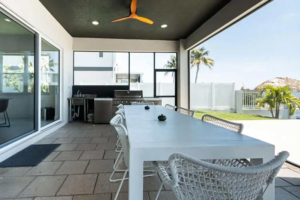 Breathtaking 6bd Riverfront Mansion W Pool Holiday home *