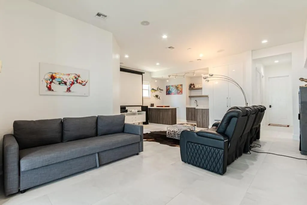 Breathtaking 6bd Riverfront Mansion W Pool Cape Coral