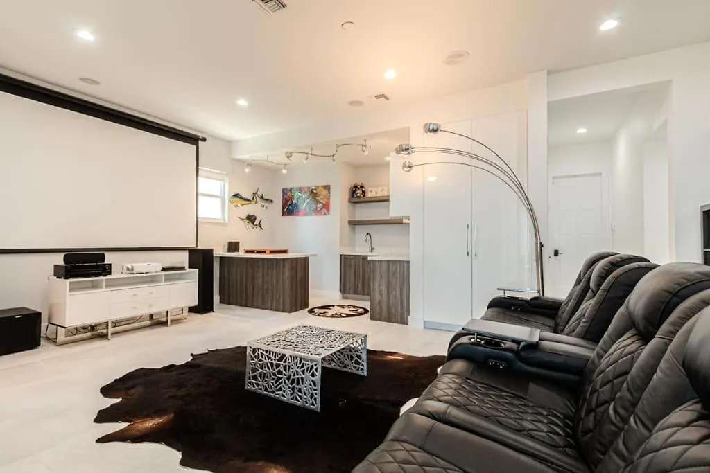 Breathtaking 6bd Riverfront Mansion W Pool