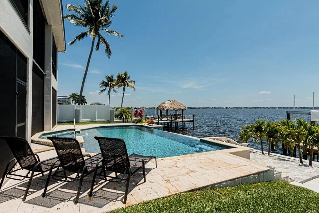 Breathtaking 6bd Riverfront Mansion W Pool * Cape Coral