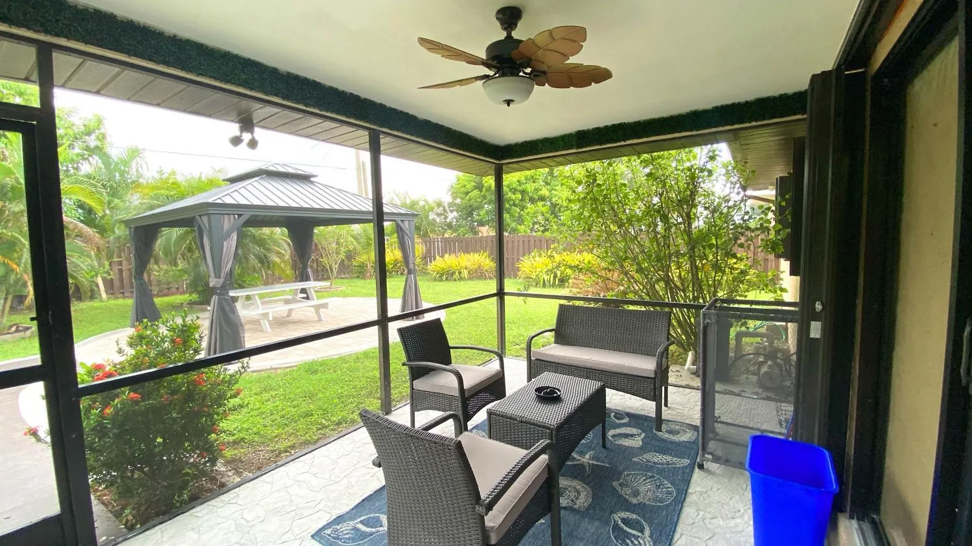 Villa Cozy Coral With Tiki Hut, Mini Golf, Arcade And Grill