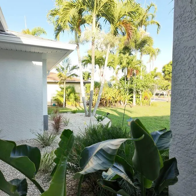 Coastal Oasis, Sleeps 8, Heated Pool, Bbq And Jacuzzi Villa *