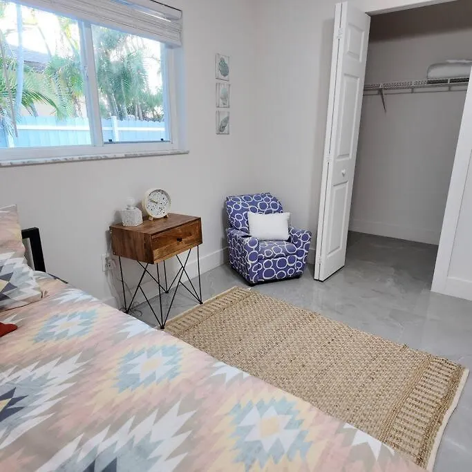 Villa Coastal Oasis, Sleeps 8, Heated Pool, Bbq And Jacuzzi *