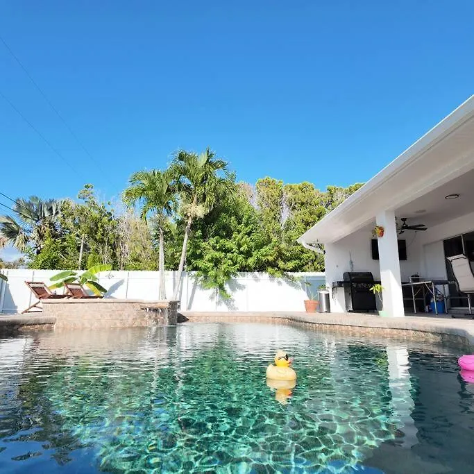 Villa Coastal Oasis, Sleeps 8, Heated Pool, Bbq And Jacuzzi
