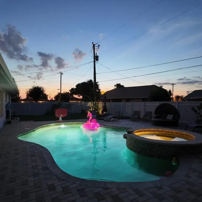Coastal Oasis, Sleeps 8, Heated Pool, Bbq And Jacuzzi