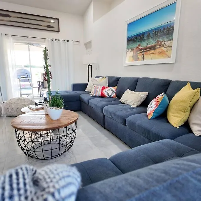 Coastal Oasis, Sleeps 8, Heated Pool, Bbq And Jacuzzi Villa