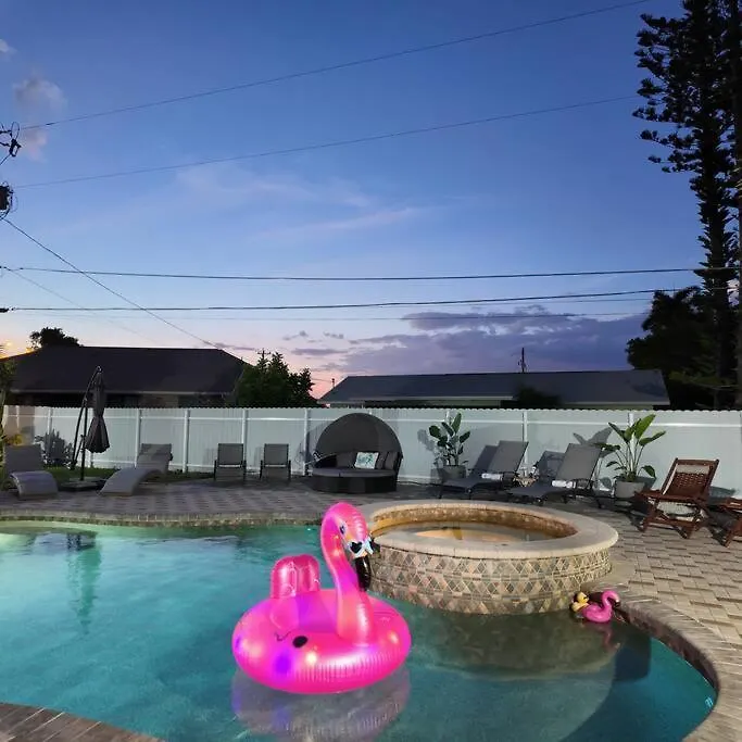 Coastal Oasis, Sleeps 8, Heated Pool, Bbq And Jacuzzi * Cape Coral