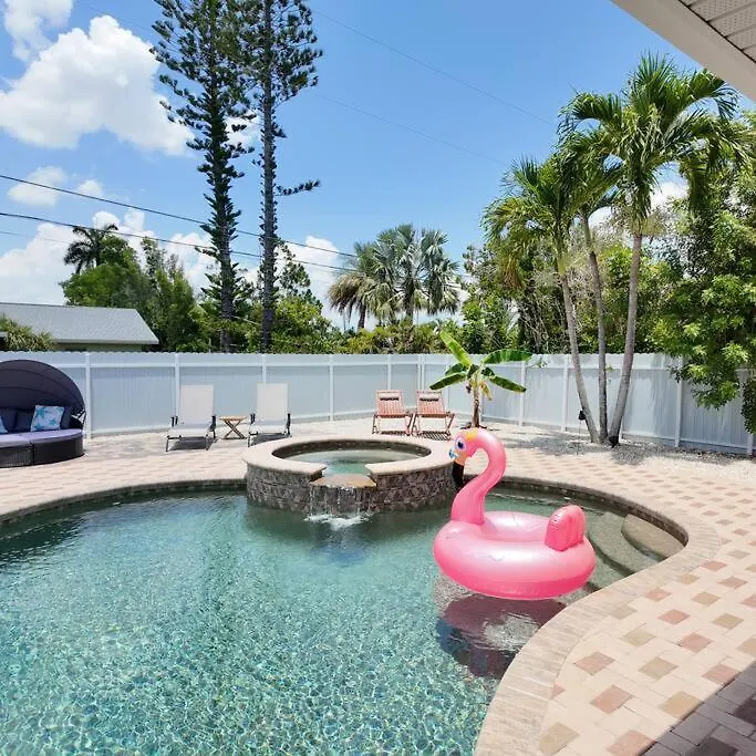 Coastal Oasis, Sleeps 8, Heated Pool, Bbq And Jacuzzi Villa Cape Coral