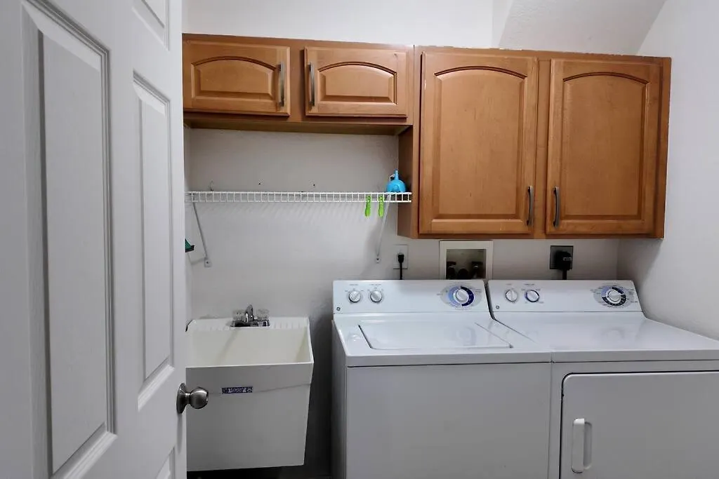 Coastal Oasis, Sleeps 8, Heated Pool, Bbq And Jacuzzi * Cape Coral