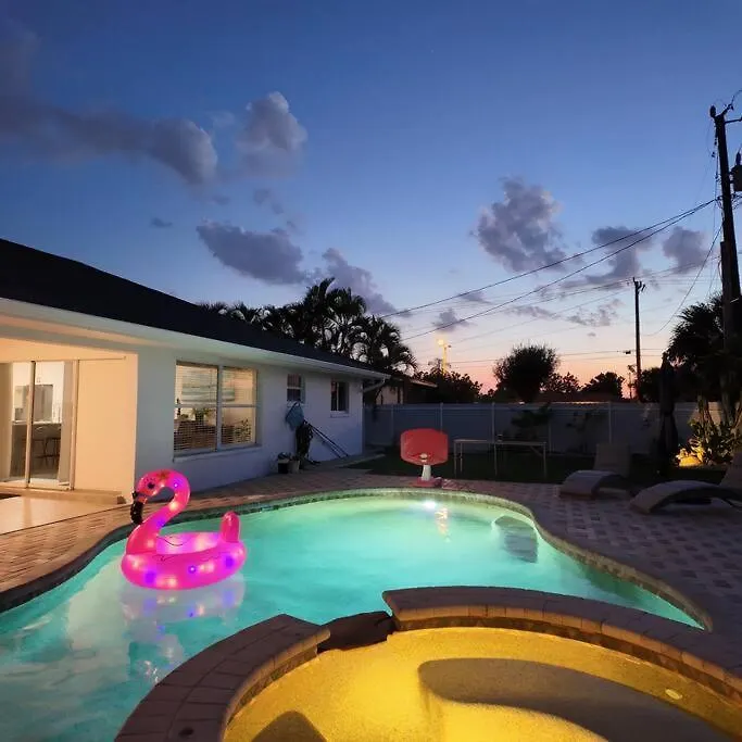 Coastal Oasis, Sleeps 8, Heated Pool, Bbq And Jacuzzi