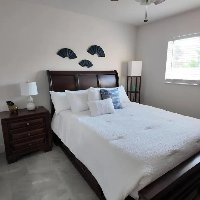 Coastal Oasis, Sleeps 8, Heated Pool, Bbq And Jacuzzi Cape Coral
