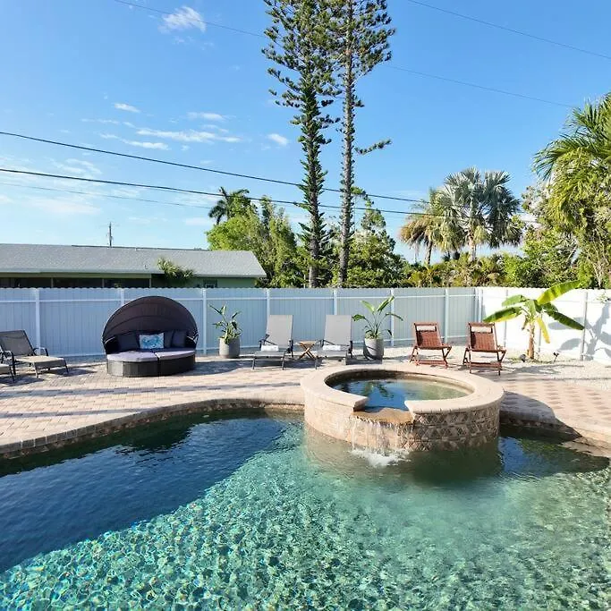 Coastal Oasis, Sleeps 8, Heated Pool, Bbq And Jacuzzi