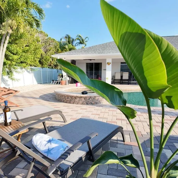 Villa Coastal Oasis, Sleeps 8, Heated Pool, Bbq And Jacuzzi Cape Coral