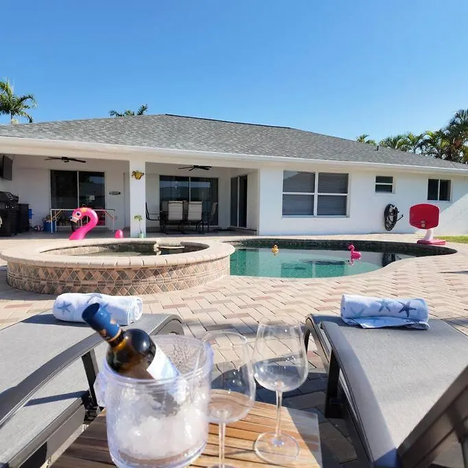 Coastal Oasis, Sleeps 8, Heated Pool, Bbq And Jacuzzi *