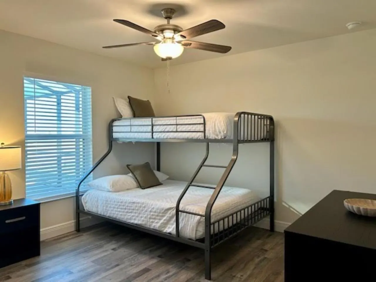 Luxury Retreat With Heated Saltwater Pool And Big Patio Perfect For 2 Families Holiday home Cape Coral