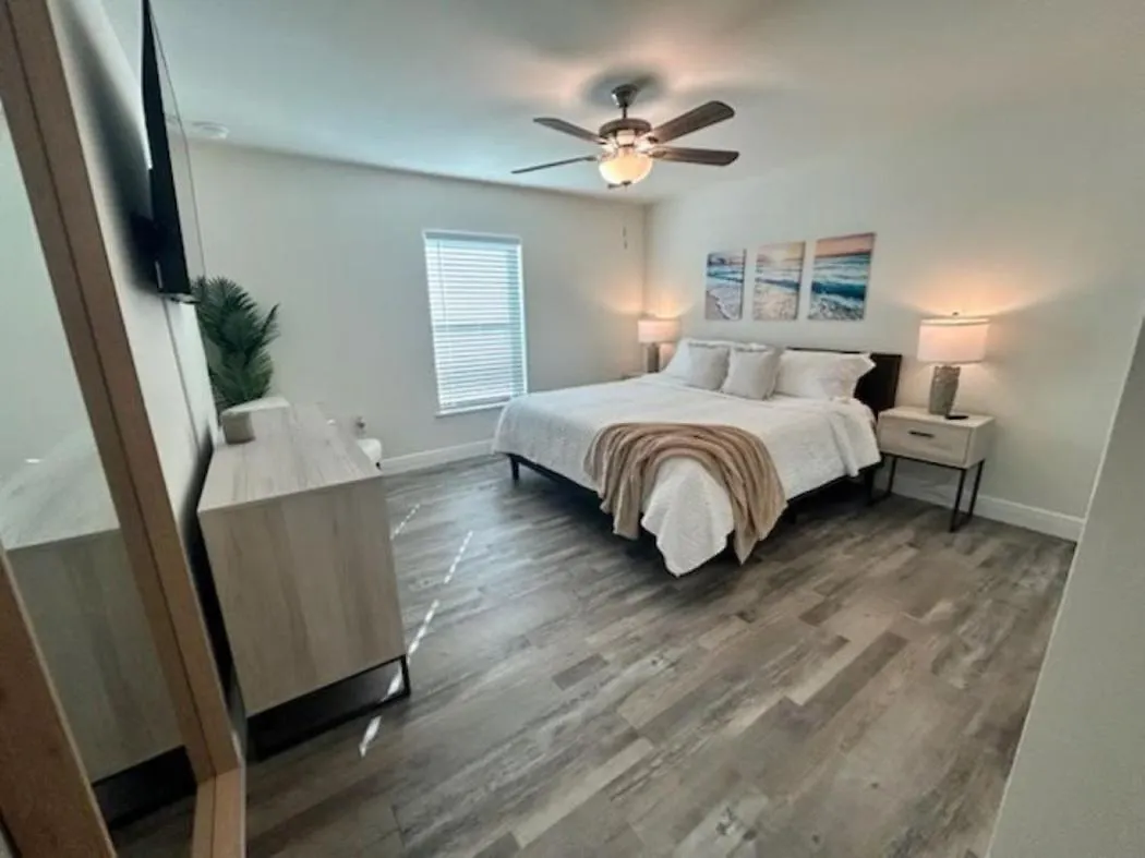 Holiday home Luxury Retreat With Heated Saltwater Pool And Big Patio Perfect For 2 Families Cape Coral