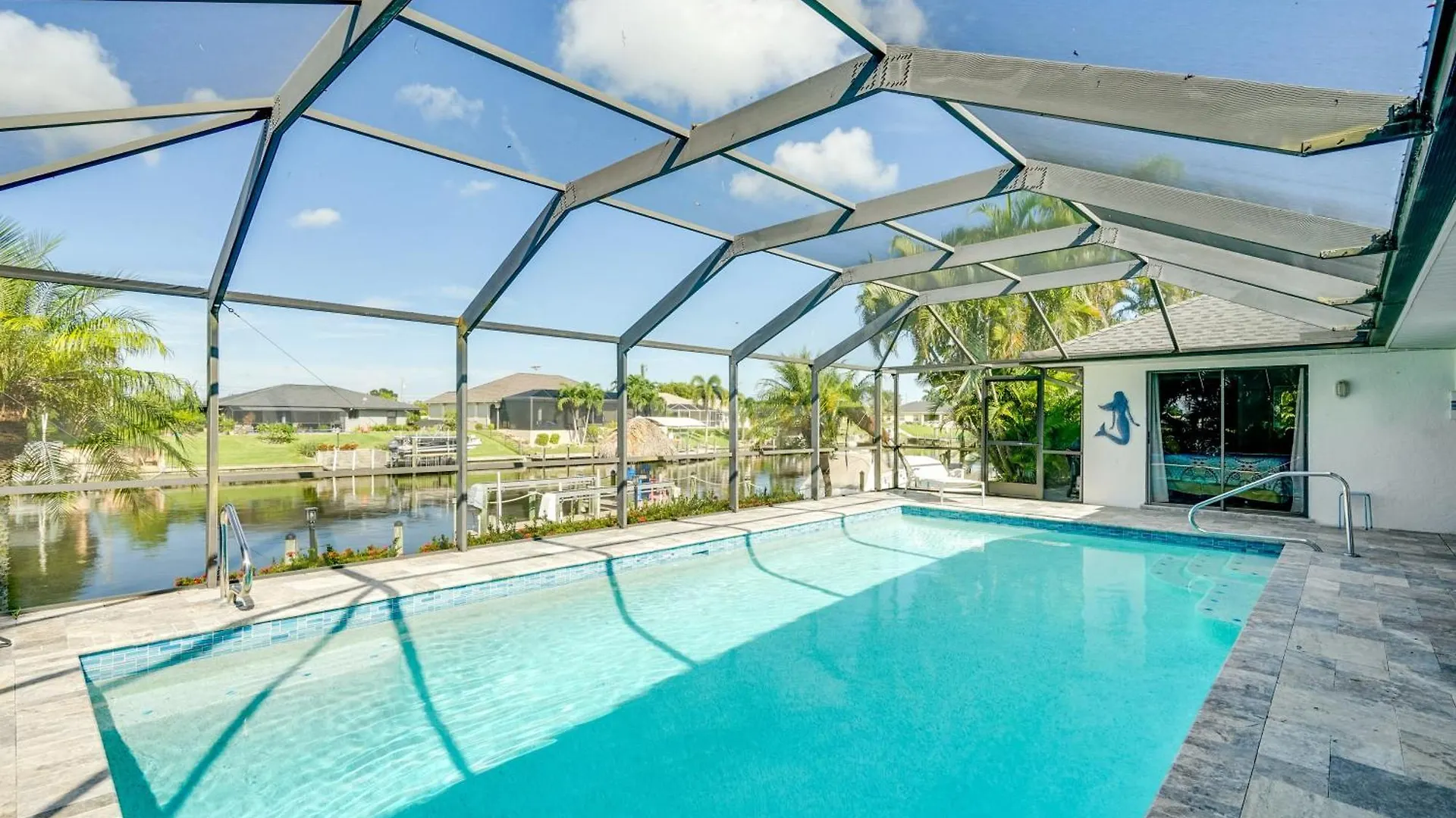 Canalfront Villa, Tiki Hut And Large Pool *