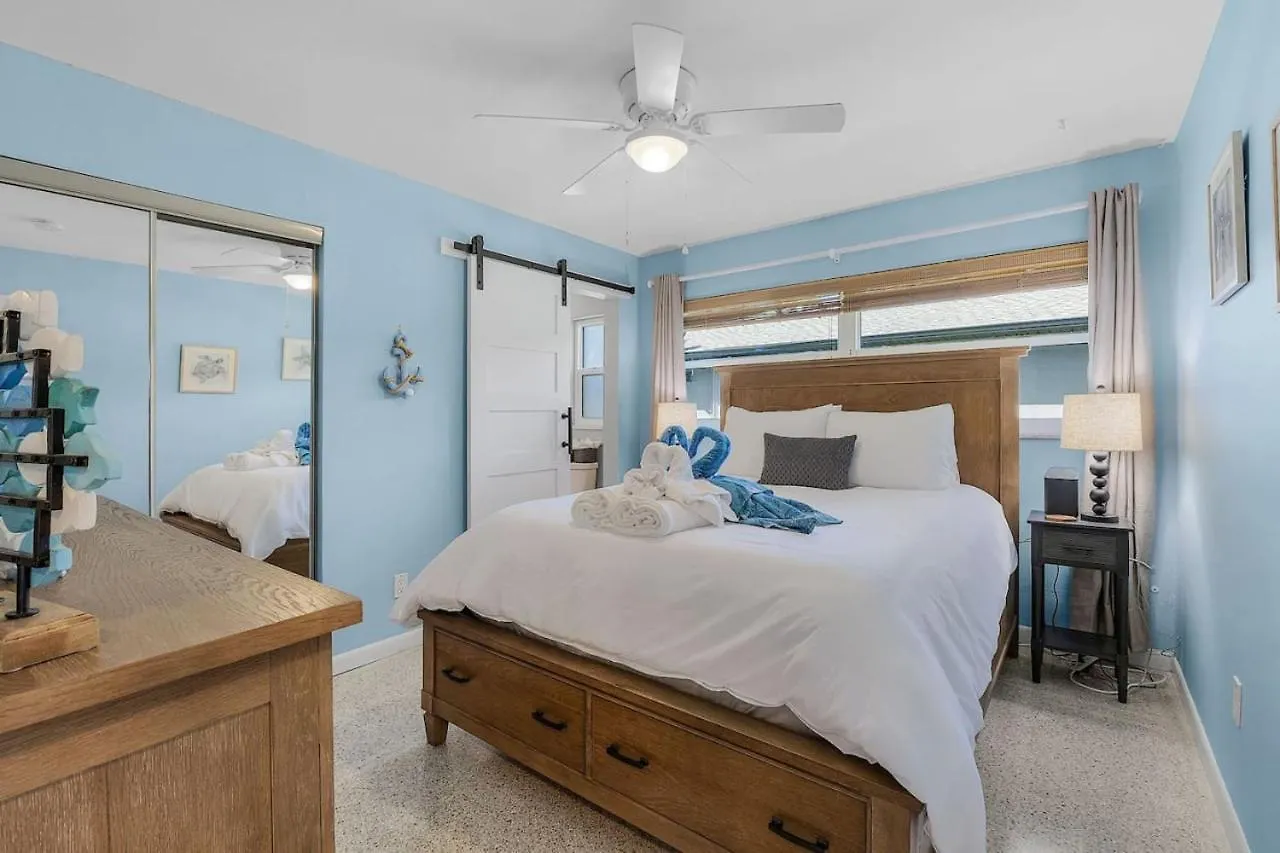 Pool Time And Fun Times At Mermaid Dream Holiday home Cape Coral