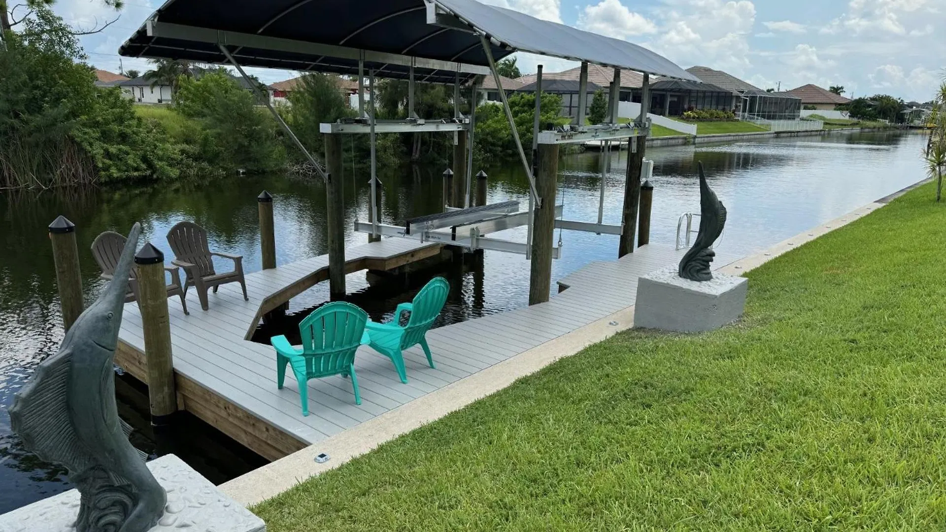 Canal With Heated Pool, Kayaks And Bicycles - The Retreat - Roelens Vacations