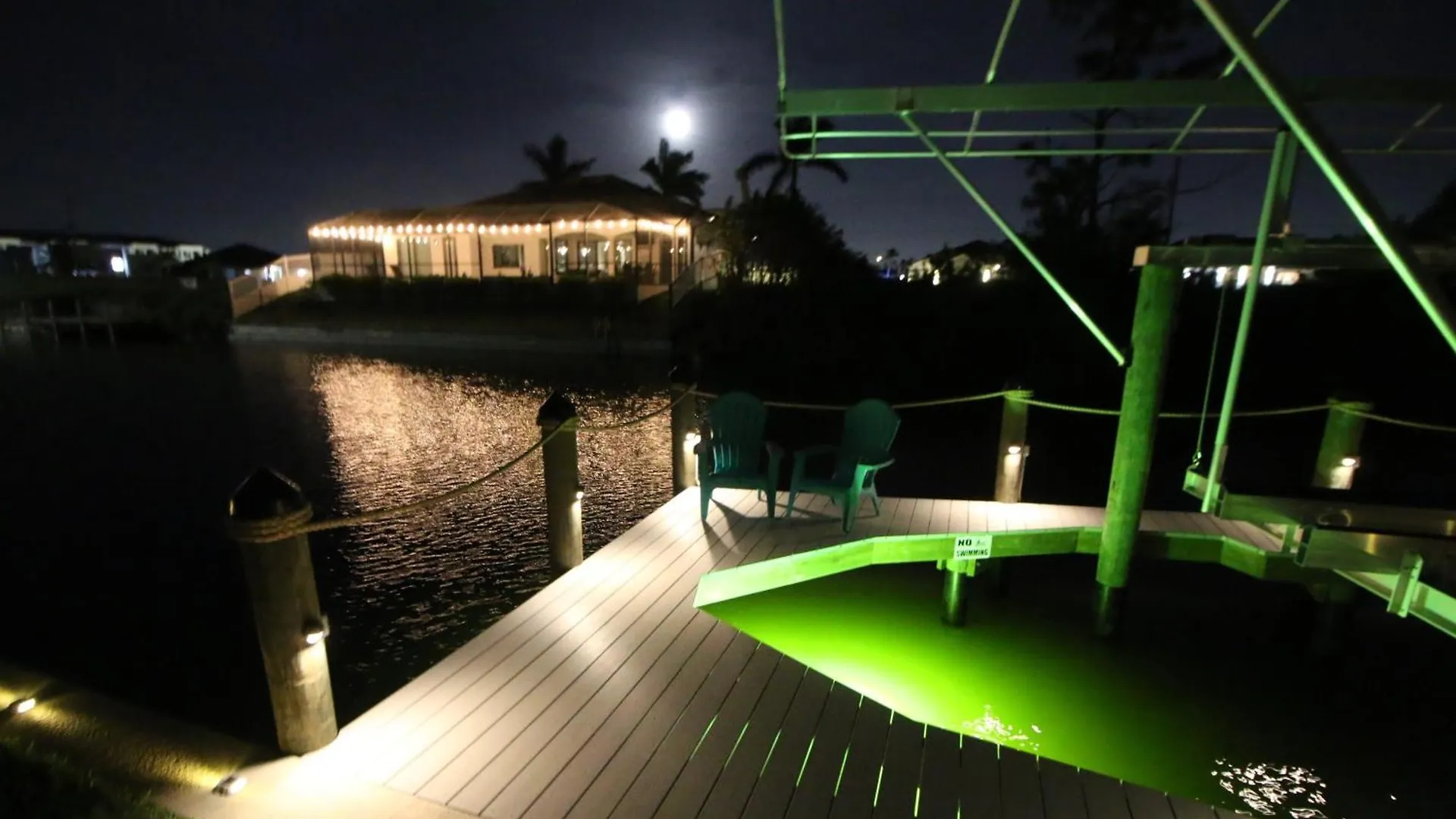 Holiday home Canal With Heated Pool, Kayaks And Bicycles - The Retreat - Roelens Vacations