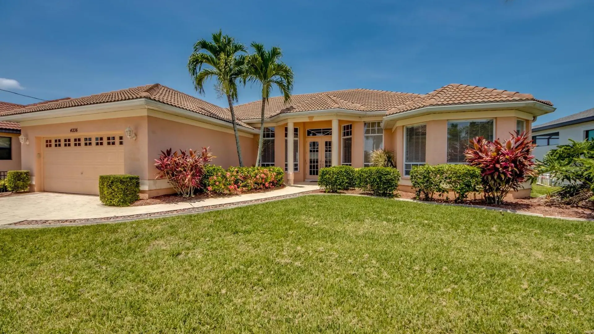 Villa Royal Palms