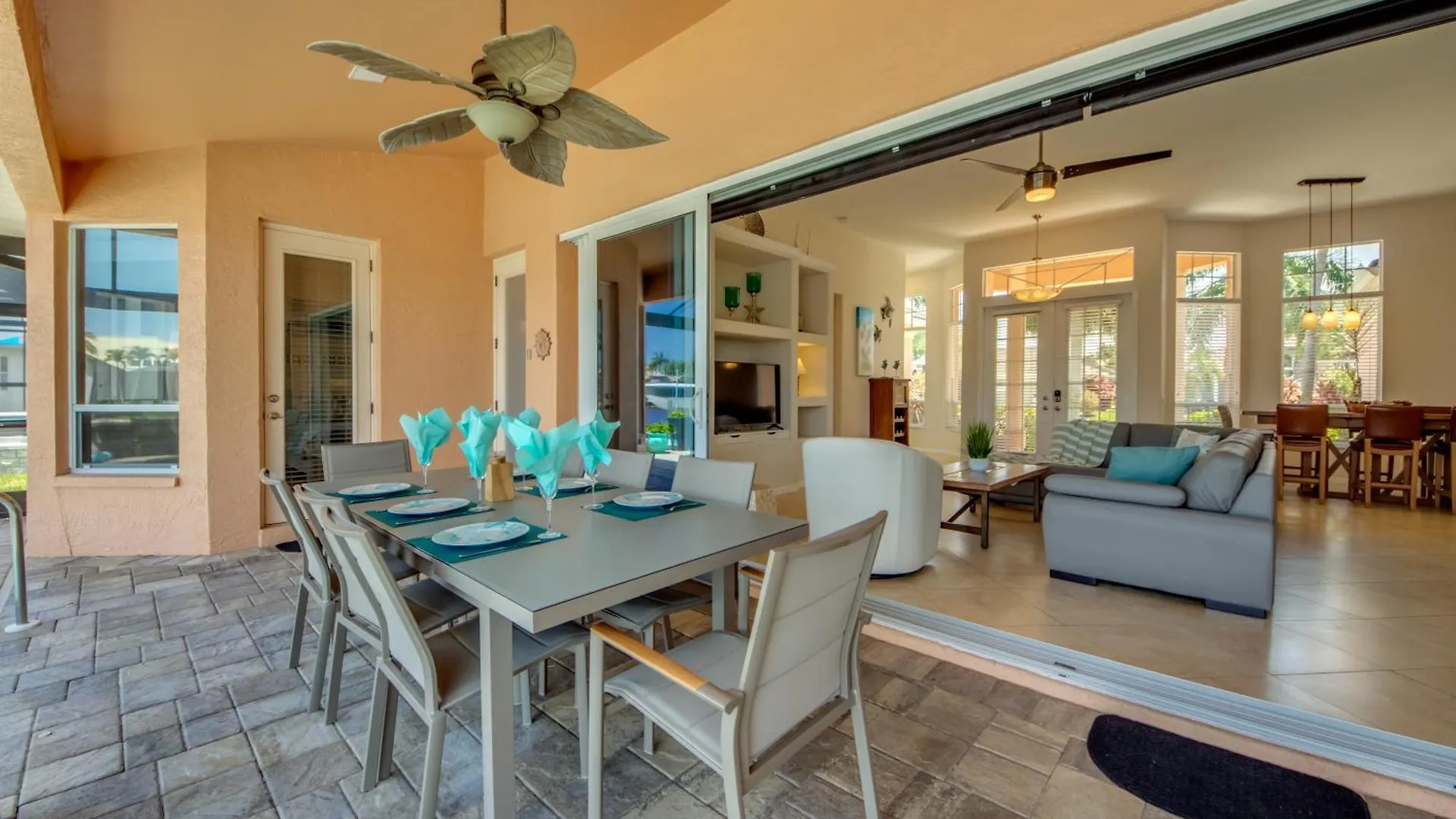 Villa Royal Palms *