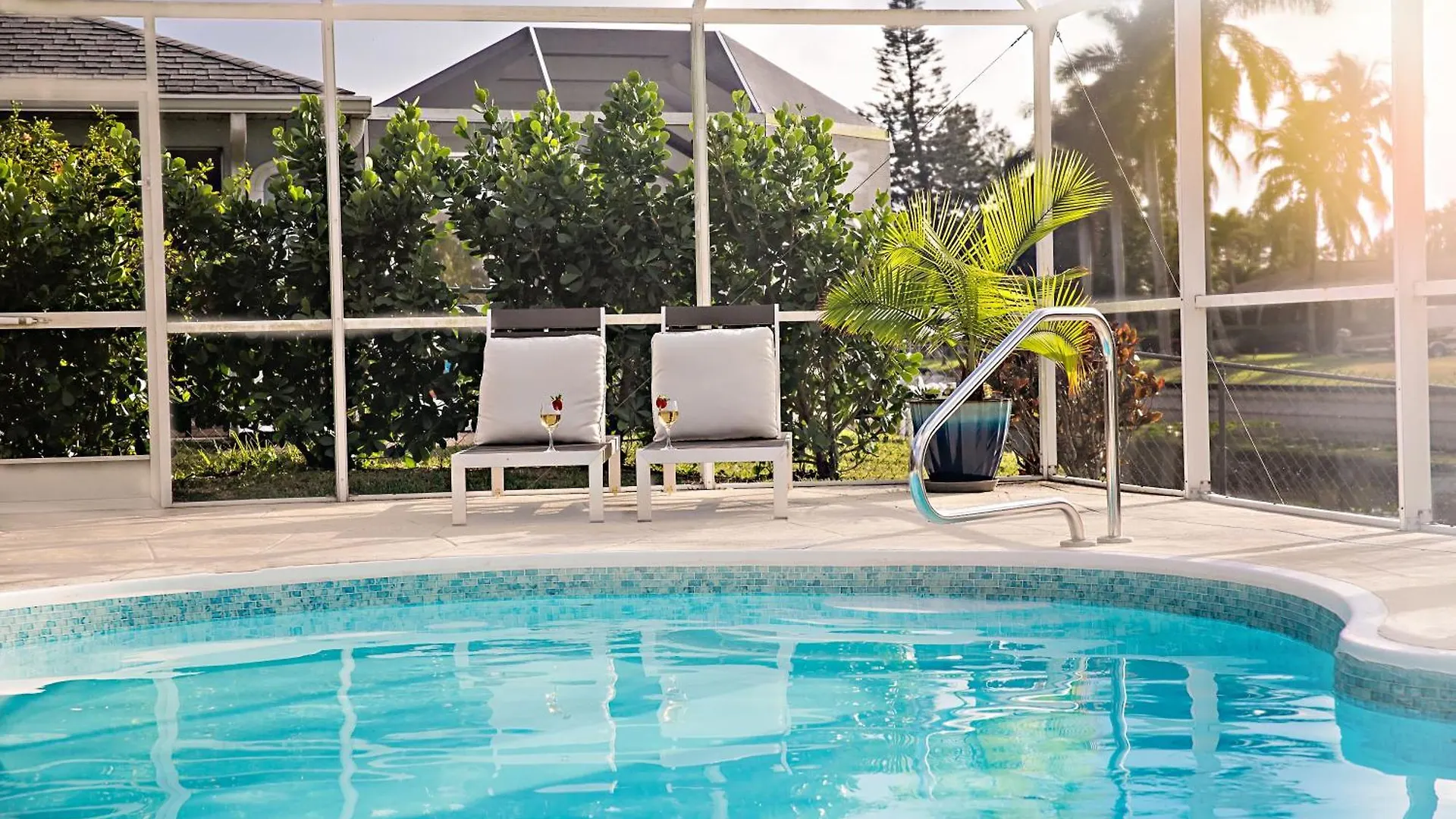 Canal Views, Heated Pool, Time Well Spent - Nothing But Time - Roelens *