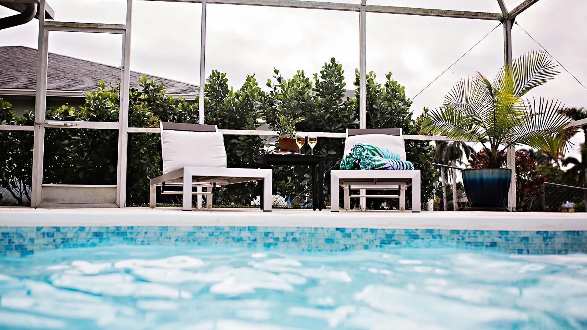 Holiday home Canal Views, Heated Pool, Time Well Spent - Nothing But Time - Roelens *