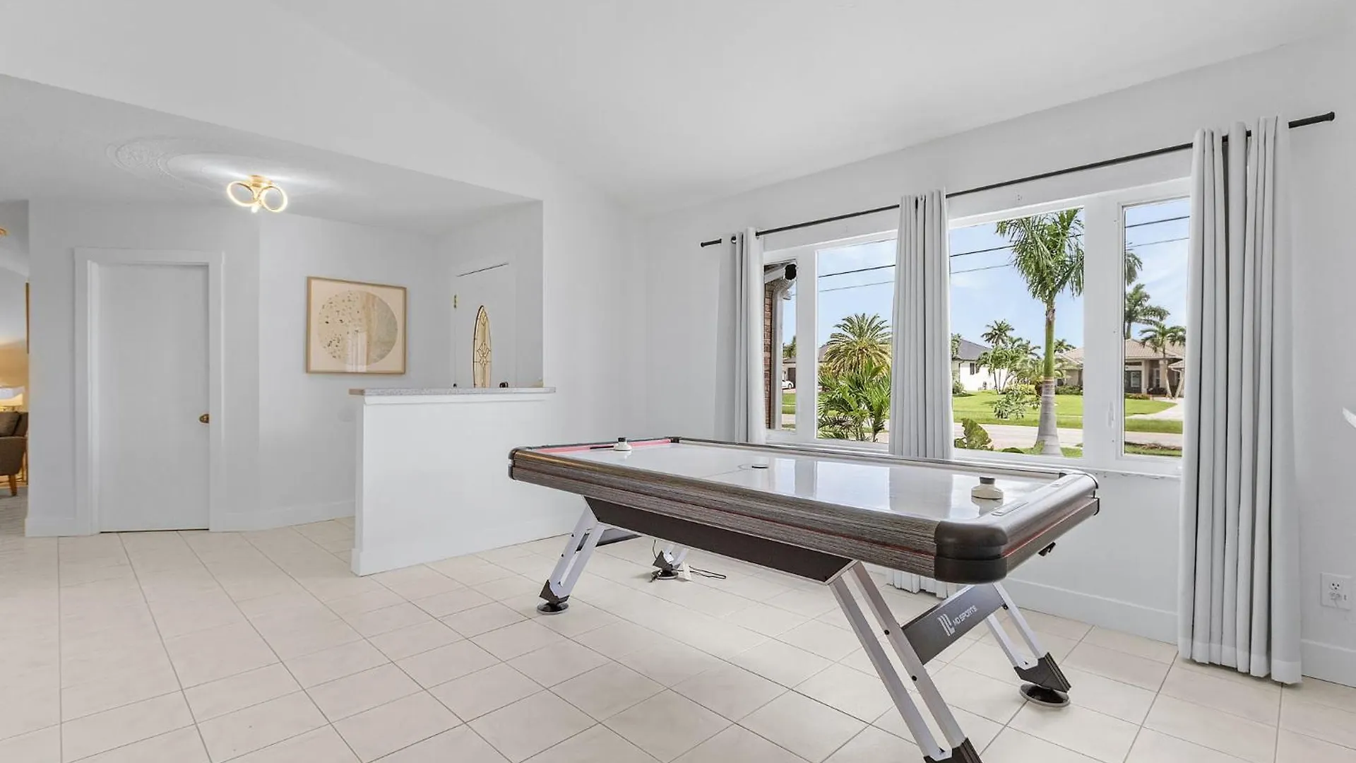 Pool, Canal Views, Sleeps 10-villa Surfside Breeze- Roelens Vacations *