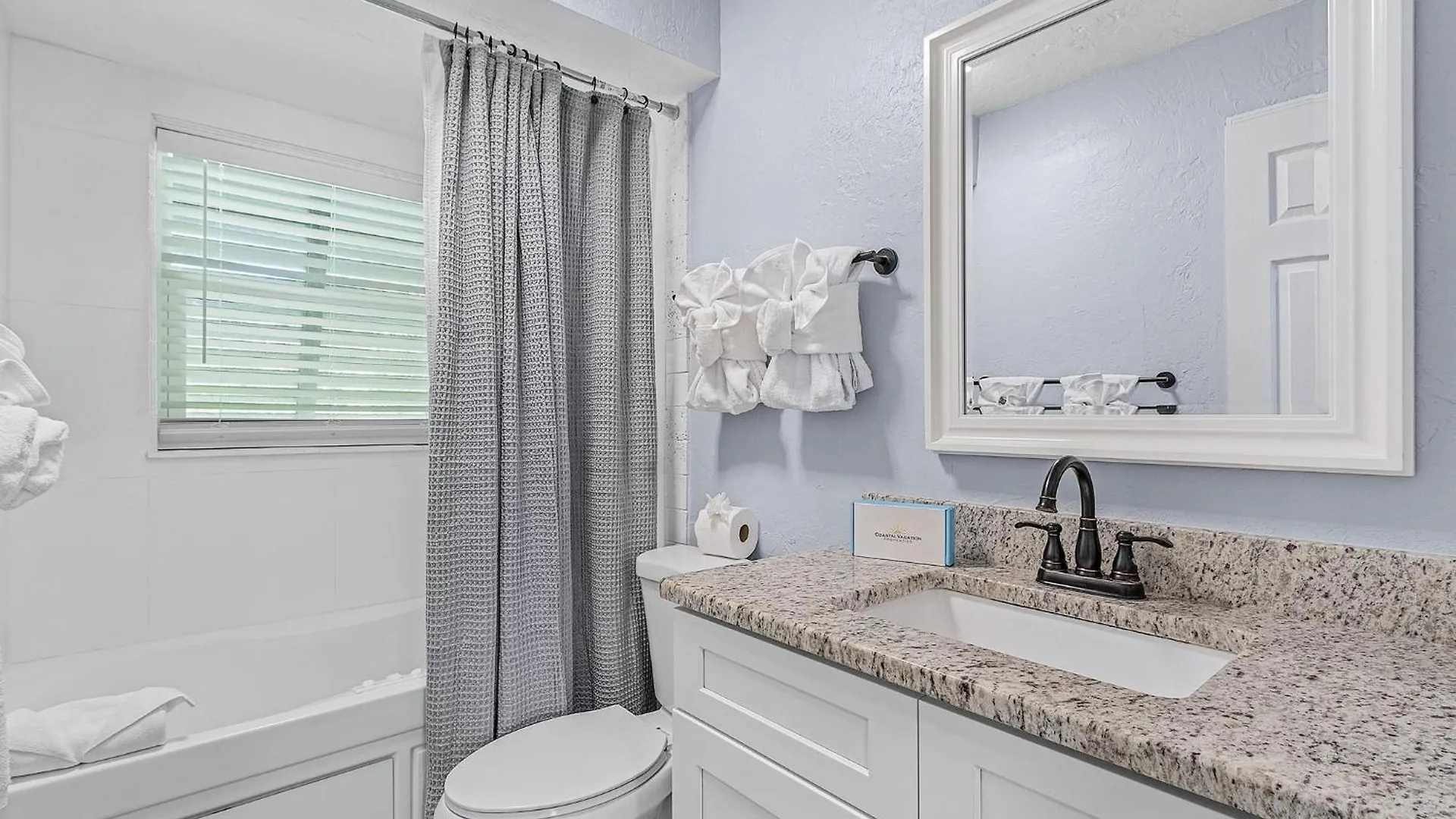 Soak Up The Sun - Saltwater Pool, Spacious Fenced-in Backyard, * Cape Coral