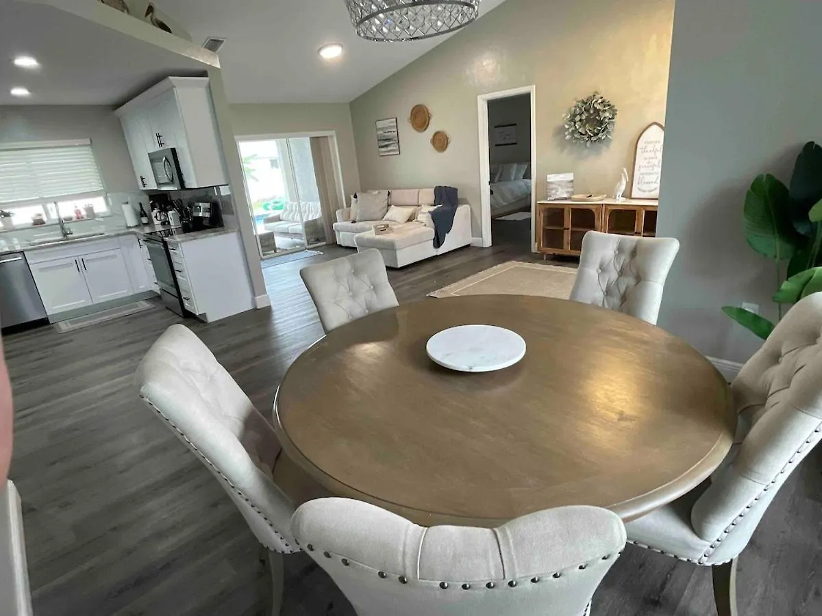 Pelican House 4 Bedrooms Free Heated Pool *