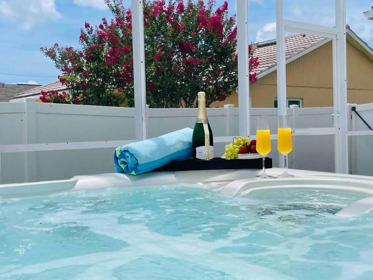 Holiday home Endless Summer Retreat Jacuzzi 3kingbed Airhockey