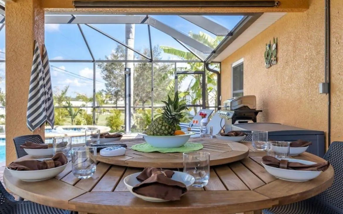 Tranquil Palms Heated Pool Outdoor Tv & *