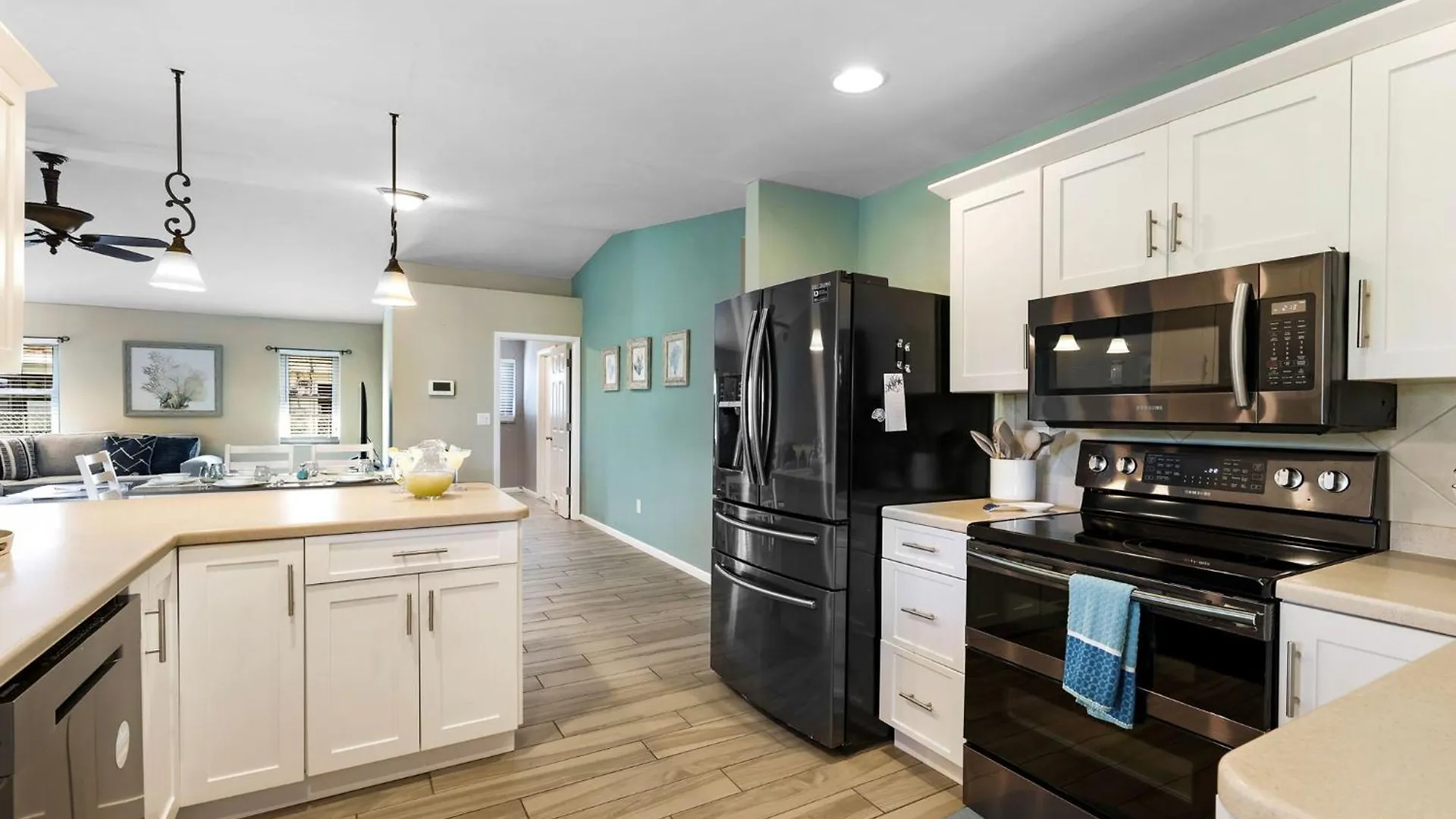 Your Private Escape With Heated Saltwater Pool Holiday home Cape Coral