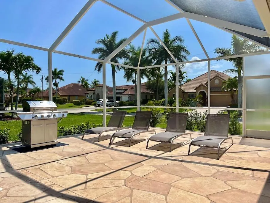 Villa Harmony By Coralvilla, Pool, Great Location Cape Coral