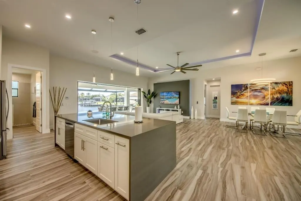 Infinity By Coralvilla -modern, On Water, Pool Villa Cape Coral
