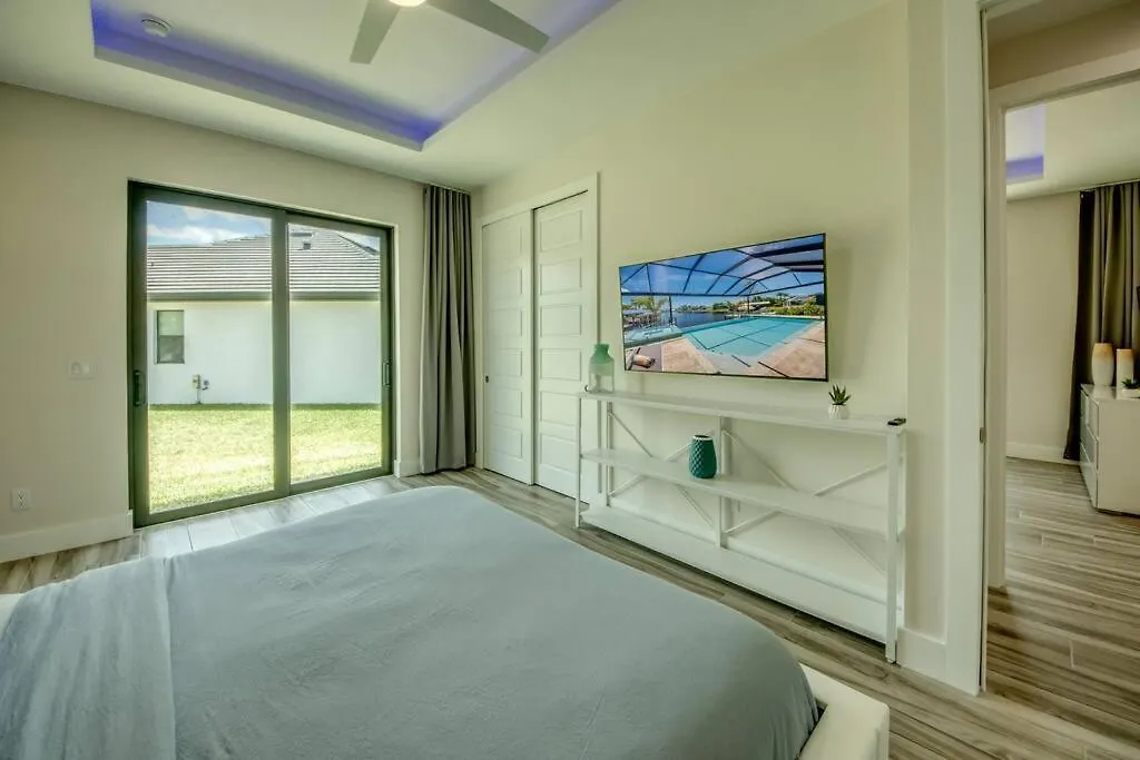 Infinity By Coralvilla -modern, On Water, Pool Cape Coral