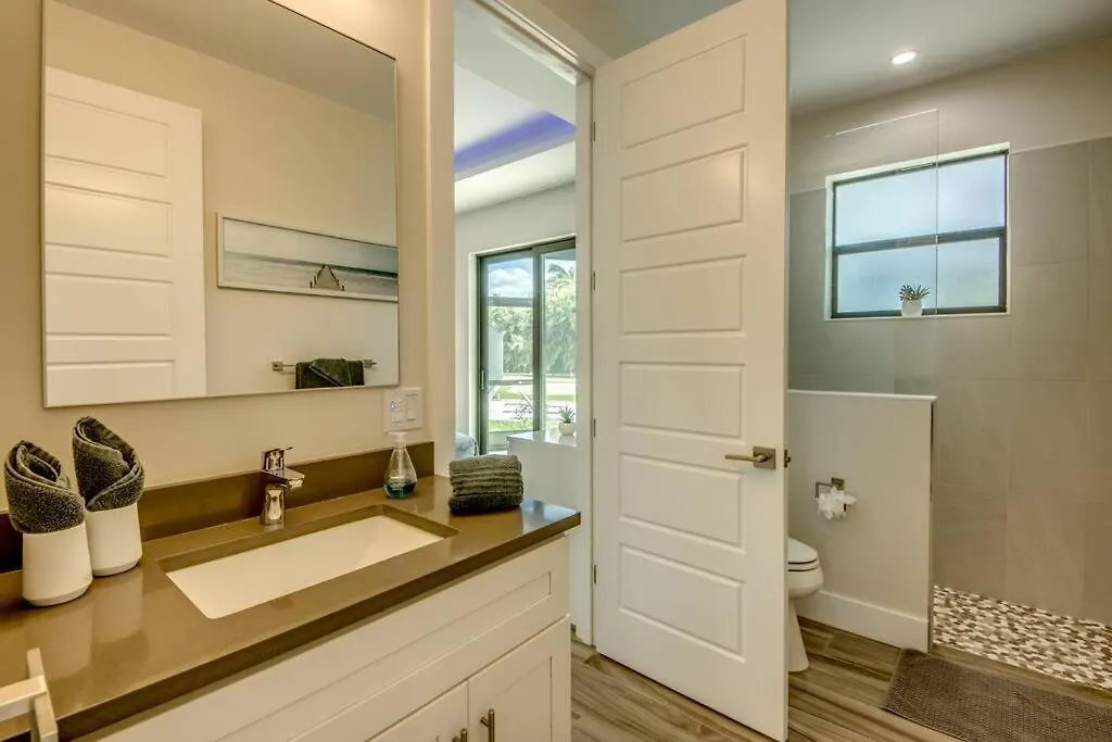 Infinity By Coralvilla -modern, On Water, Pool Villa Cape Coral