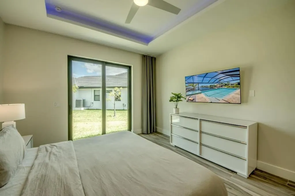 Infinity By Coralvilla -modern, On Water, Pool Cape Coral