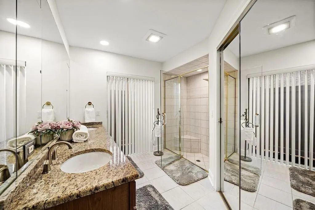 Sunset Canal- Waterfront Heated Salt Pool Golf Cape Coral