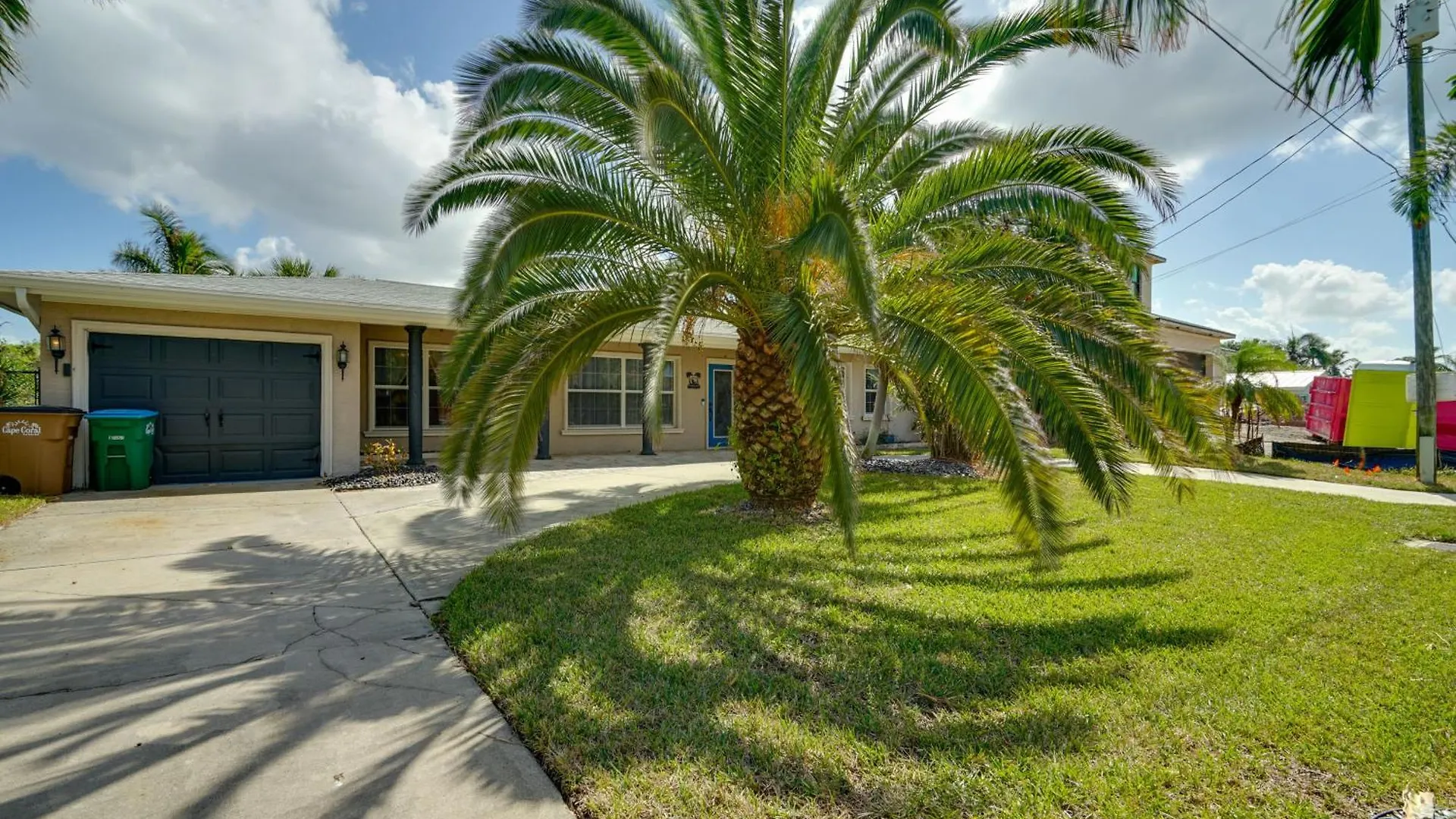 Less Than 1 Mi To Canal-front Escape! Cape Coral