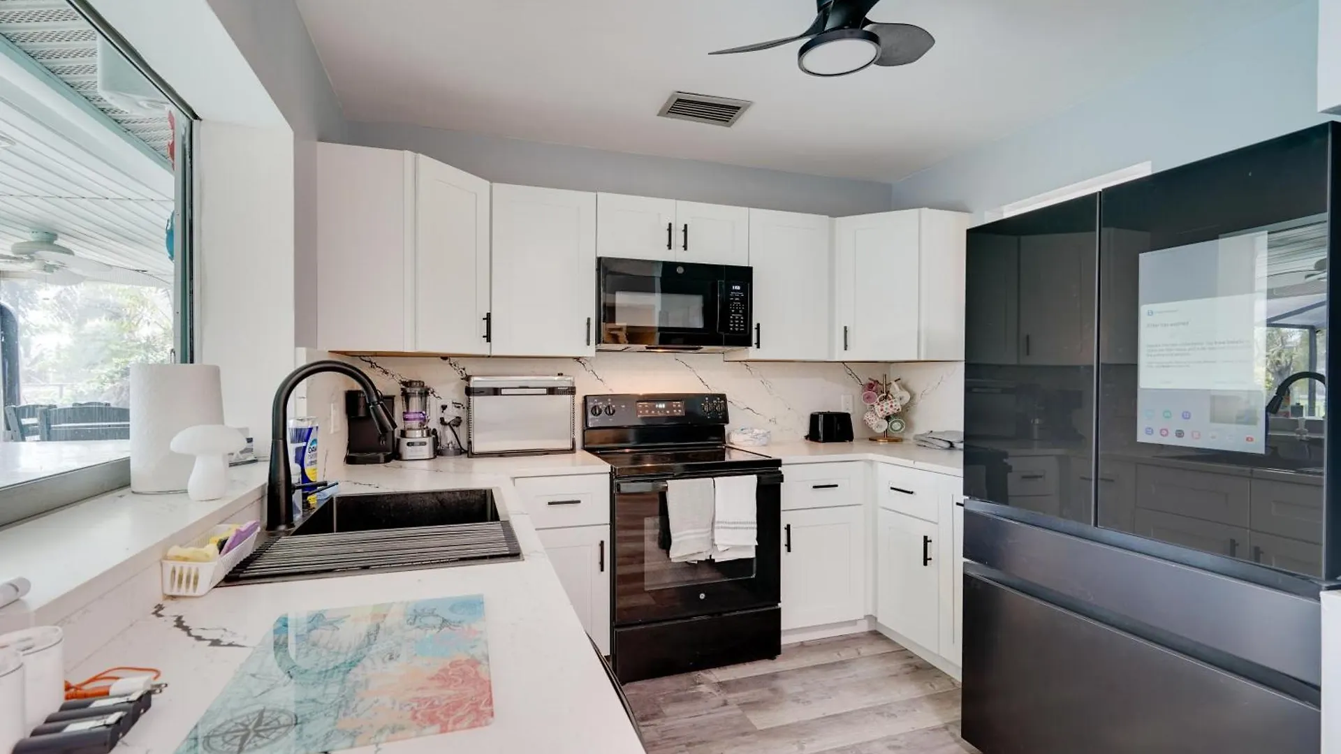 Less Than 1 Mi To Canal-front Escape! Cape Coral